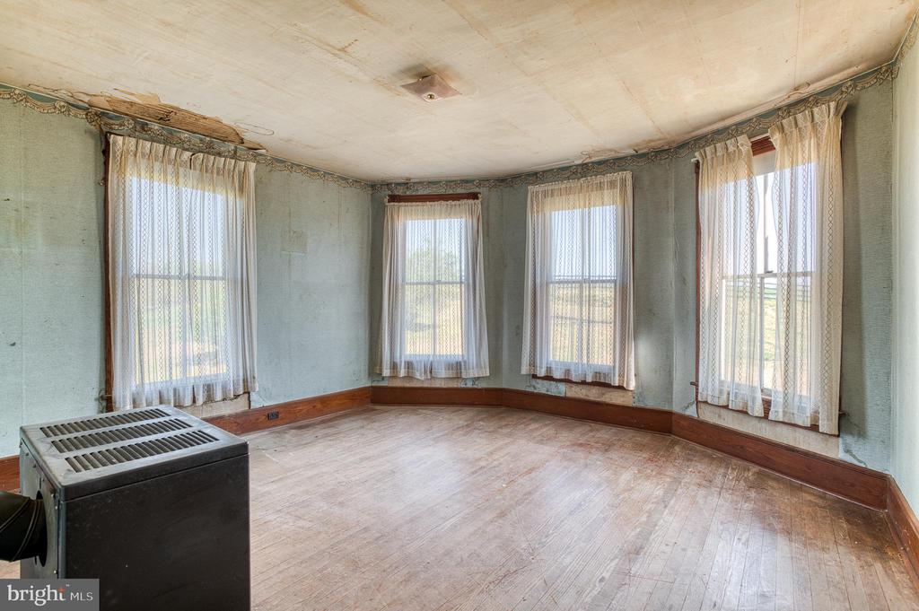 10080 MOUNTAIN RUN LAKE RD, CULPEPER, Virginia 22701, 4 Bedrooms Bedrooms, ,1 BathroomBathrooms,Residential,10080 MOUNTAIN RUN LAKE RD,VACU2010318 MLS # VACU2010318