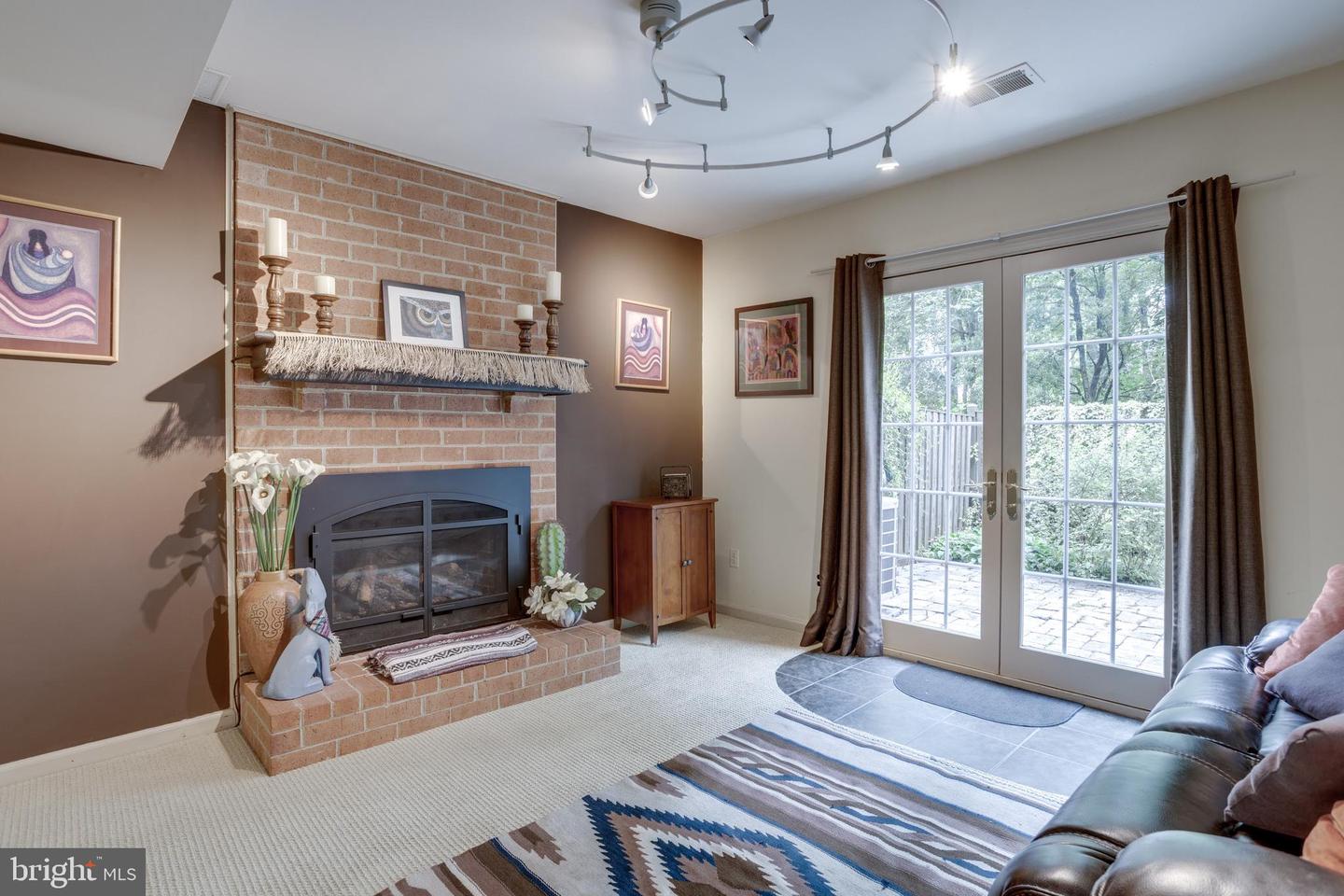 5182 KIMSCOTT CT, ANNANDALE, Virginia 22003, 3 Bedrooms Bedrooms, ,3 BathroomsBathrooms,Residential,For sale,5182 KIMSCOTT CT,VAFX2233914 MLS # VAFX2233914