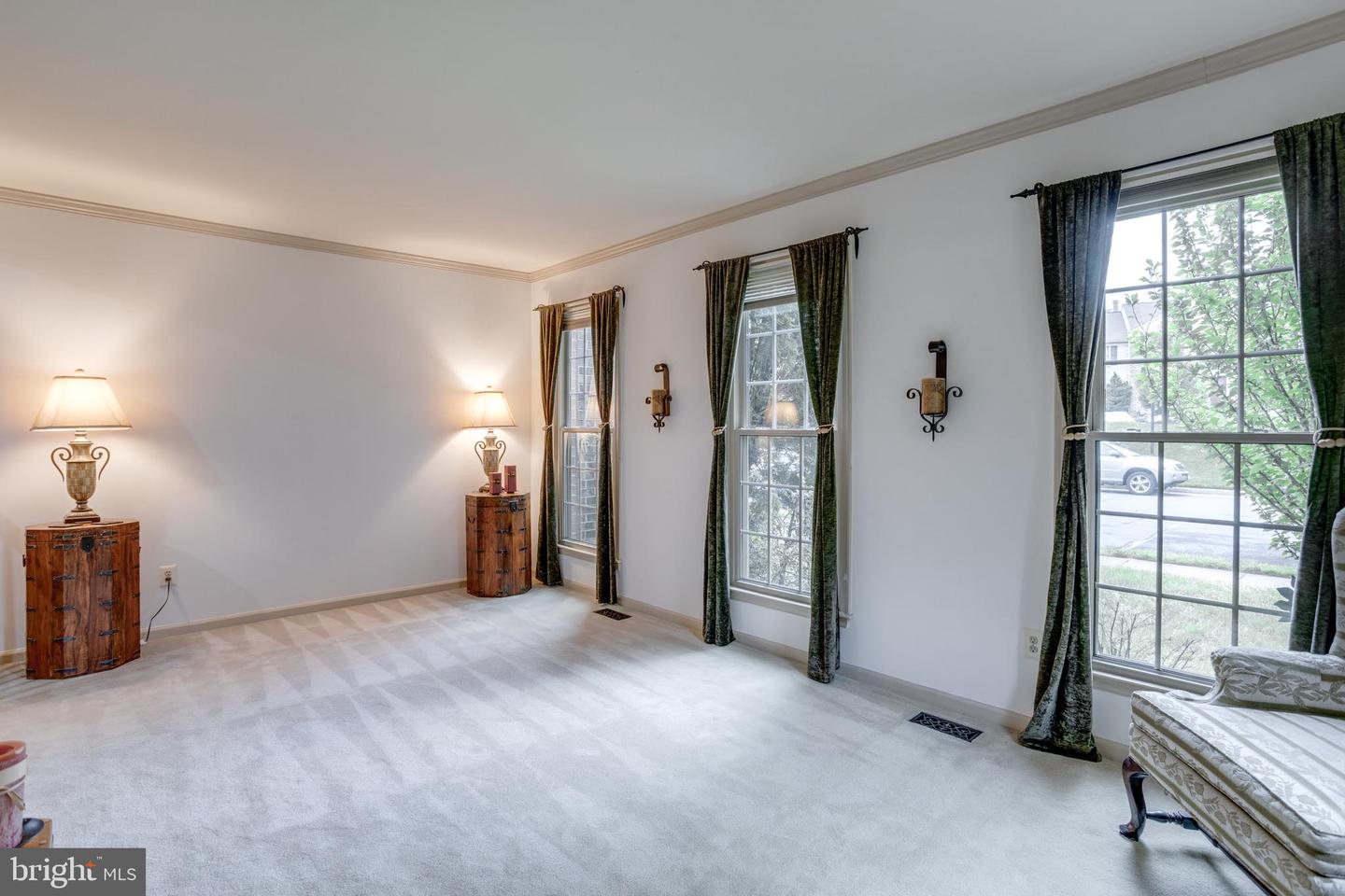 5182 KIMSCOTT CT, ANNANDALE, Virginia 22003, 3 Bedrooms Bedrooms, ,3 BathroomsBathrooms,Residential,For sale,5182 KIMSCOTT CT,VAFX2233914 MLS # VAFX2233914