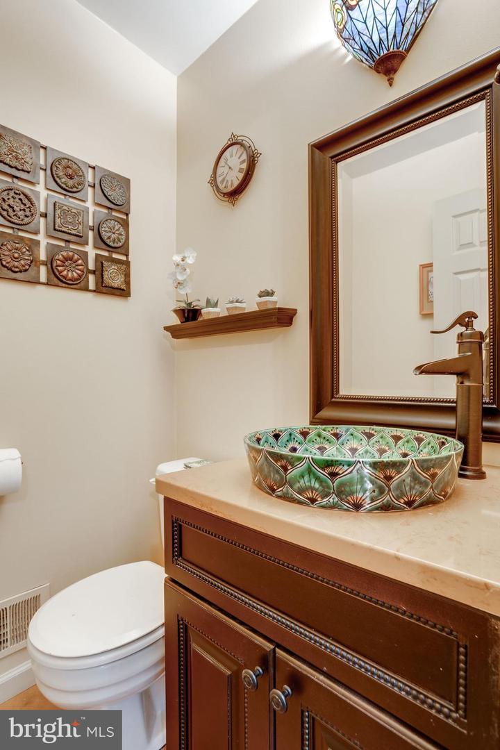5182 KIMSCOTT CT, ANNANDALE, Virginia 22003, 3 Bedrooms Bedrooms, ,3 BathroomsBathrooms,Residential,For sale,5182 KIMSCOTT CT,VAFX2233914 MLS # VAFX2233914
