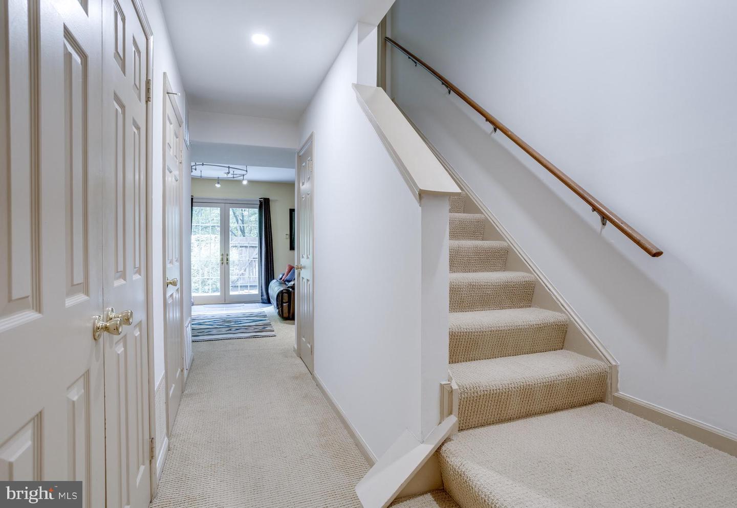 5182 KIMSCOTT CT, ANNANDALE, Virginia 22003, 3 Bedrooms Bedrooms, ,3 BathroomsBathrooms,Residential,For sale,5182 KIMSCOTT CT,VAFX2233914 MLS # VAFX2233914