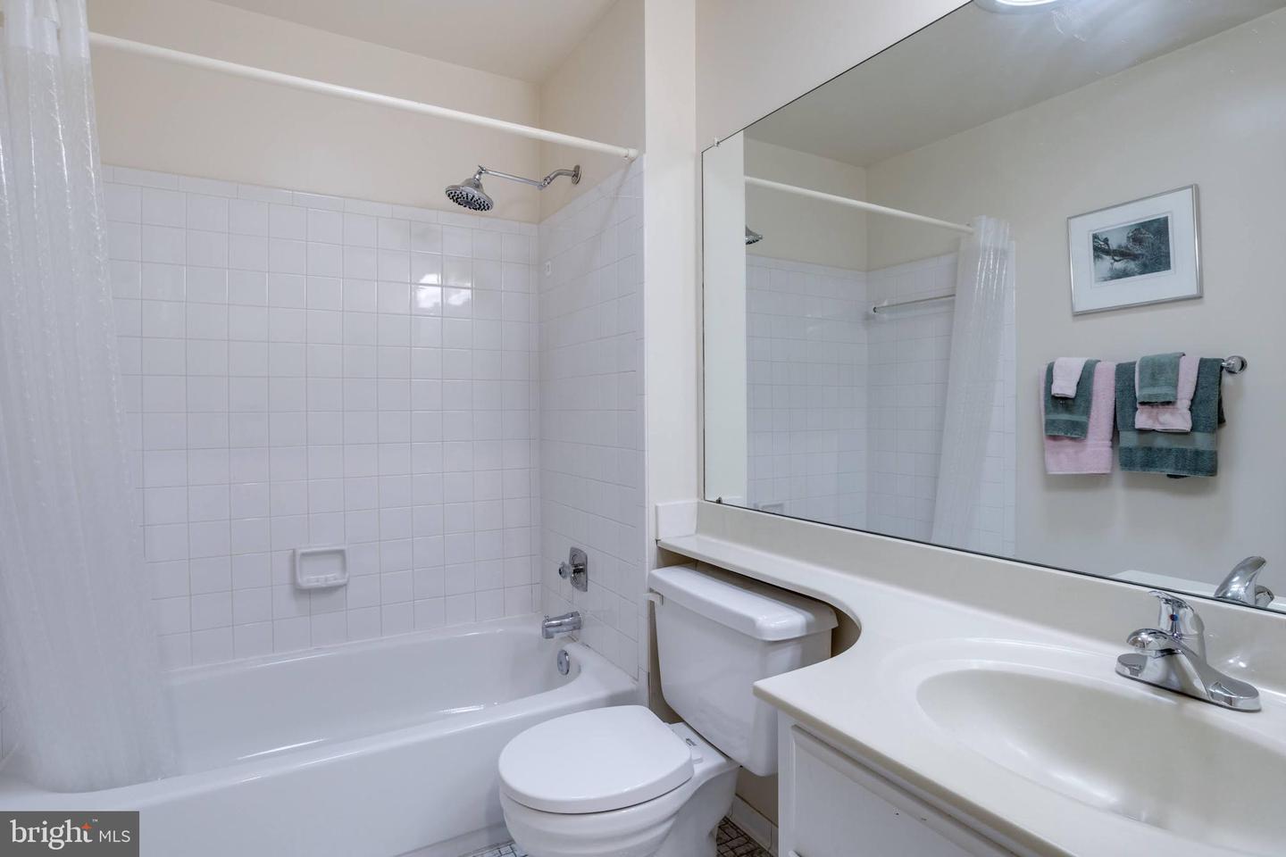5182 KIMSCOTT CT, ANNANDALE, Virginia 22003, 3 Bedrooms Bedrooms, ,3 BathroomsBathrooms,Residential,For sale,5182 KIMSCOTT CT,VAFX2233914 MLS # VAFX2233914