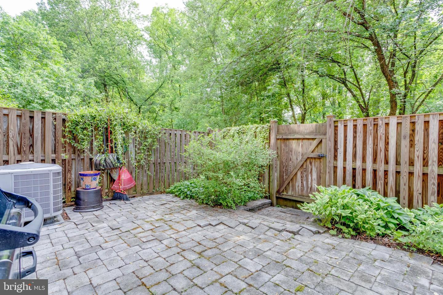 5182 KIMSCOTT CT, ANNANDALE, Virginia 22003, 3 Bedrooms Bedrooms, ,3 BathroomsBathrooms,Residential,For sale,5182 KIMSCOTT CT,VAFX2233914 MLS # VAFX2233914