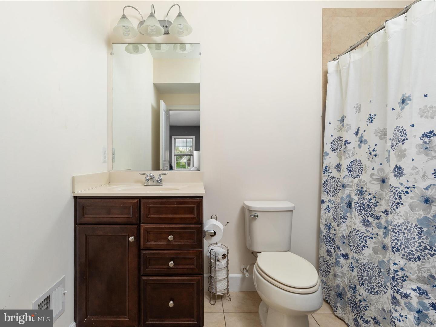 16819 DOUBLEDAY RD, CENTREVILLE, Virginia 20120, 5 Bedrooms Bedrooms, ,4 BathroomsBathrooms,Residential,For sale,16819 DOUBLEDAY RD,VAFX2234558 MLS # VAFX2234558