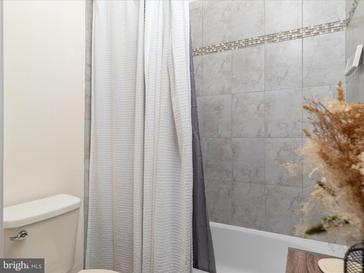 16819 DOUBLEDAY RD, CENTREVILLE, Virginia 20120, 5 Bedrooms Bedrooms, ,4 BathroomsBathrooms,Residential,For sale,16819 DOUBLEDAY RD,VAFX2234558 MLS # VAFX2234558