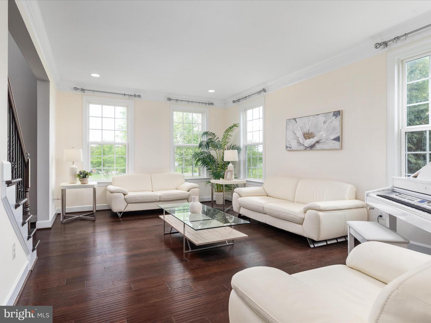 16819 DOUBLEDAY RD, CENTREVILLE, Virginia 20120, 5 Bedrooms Bedrooms, ,4 BathroomsBathrooms,Residential,For sale,16819 DOUBLEDAY RD,VAFX2234558 MLS # VAFX2234558