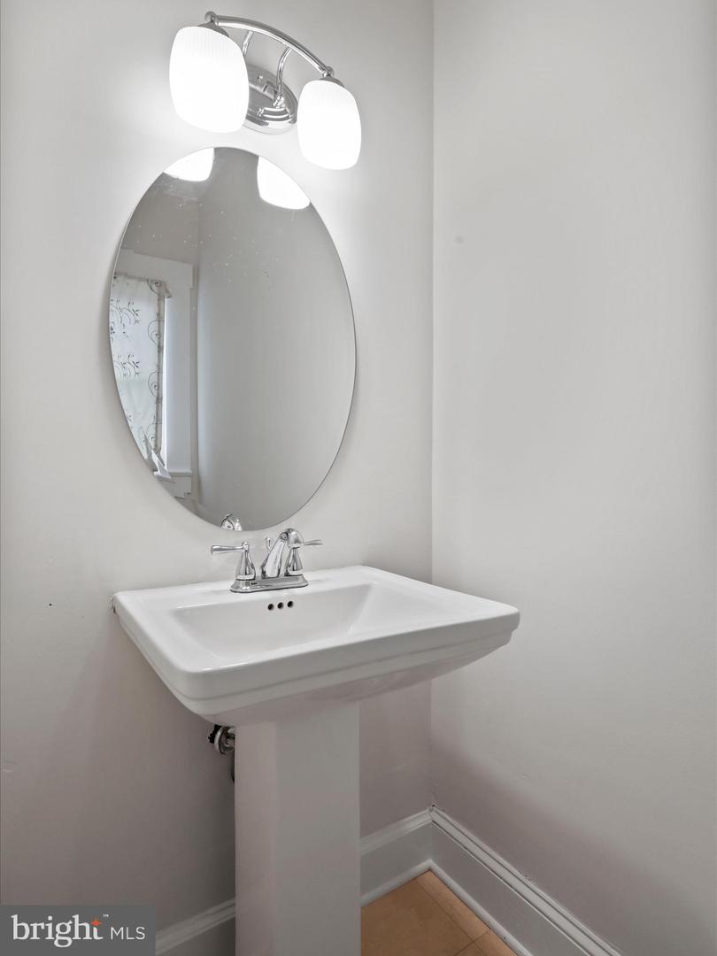 716 S WASHINGTON ST, WINCHESTER, Virginia 22601, 4 Bedrooms Bedrooms, ,3 BathroomsBathrooms,Residential,For sale,716 S WASHINGTON ST,VAWI2007526 MLS # VAWI2007526