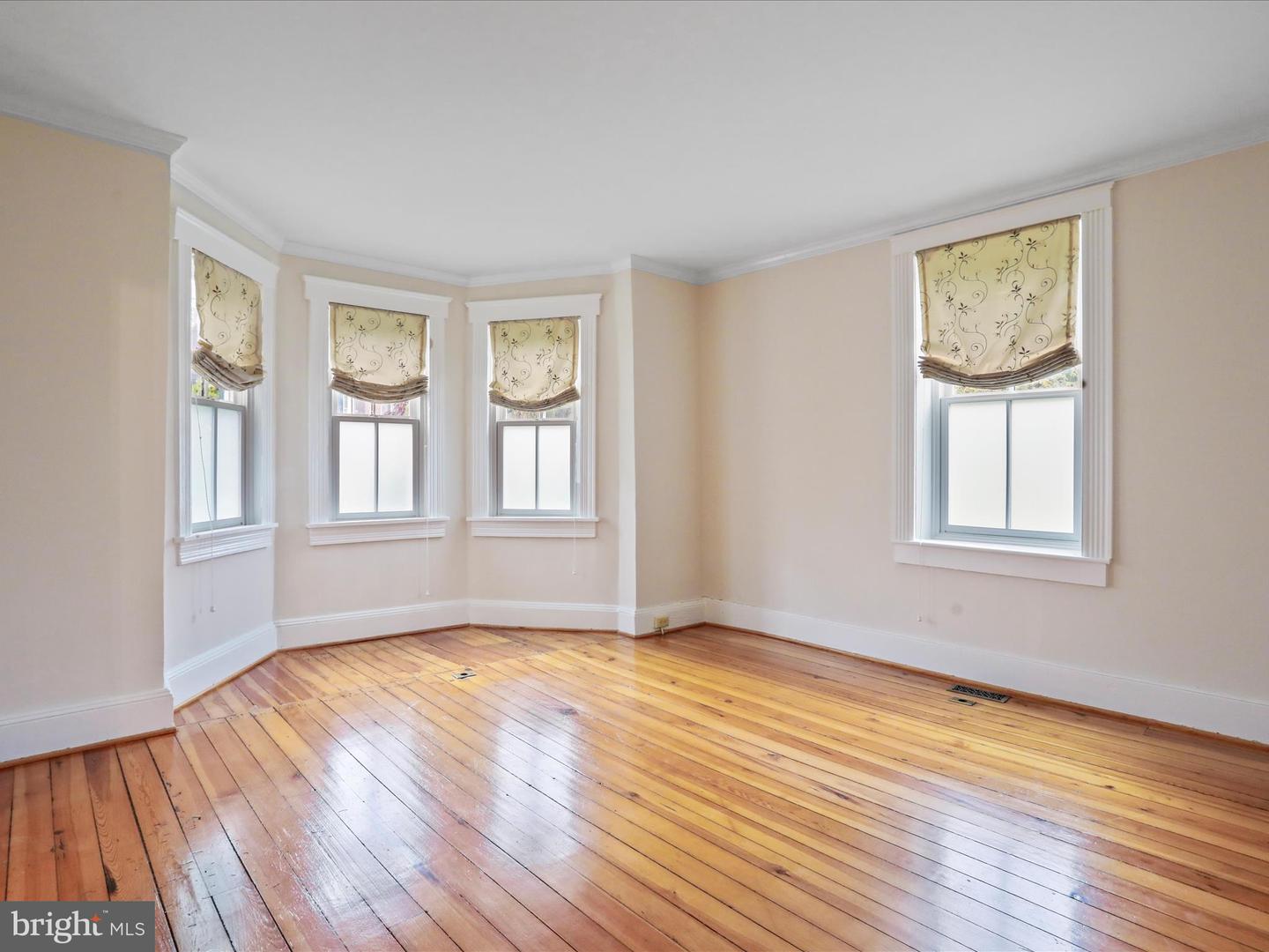 716 S WASHINGTON ST, WINCHESTER, Virginia 22601, 4 Bedrooms Bedrooms, ,3 BathroomsBathrooms,Residential,For sale,716 S WASHINGTON ST,VAWI2007526 MLS # VAWI2007526