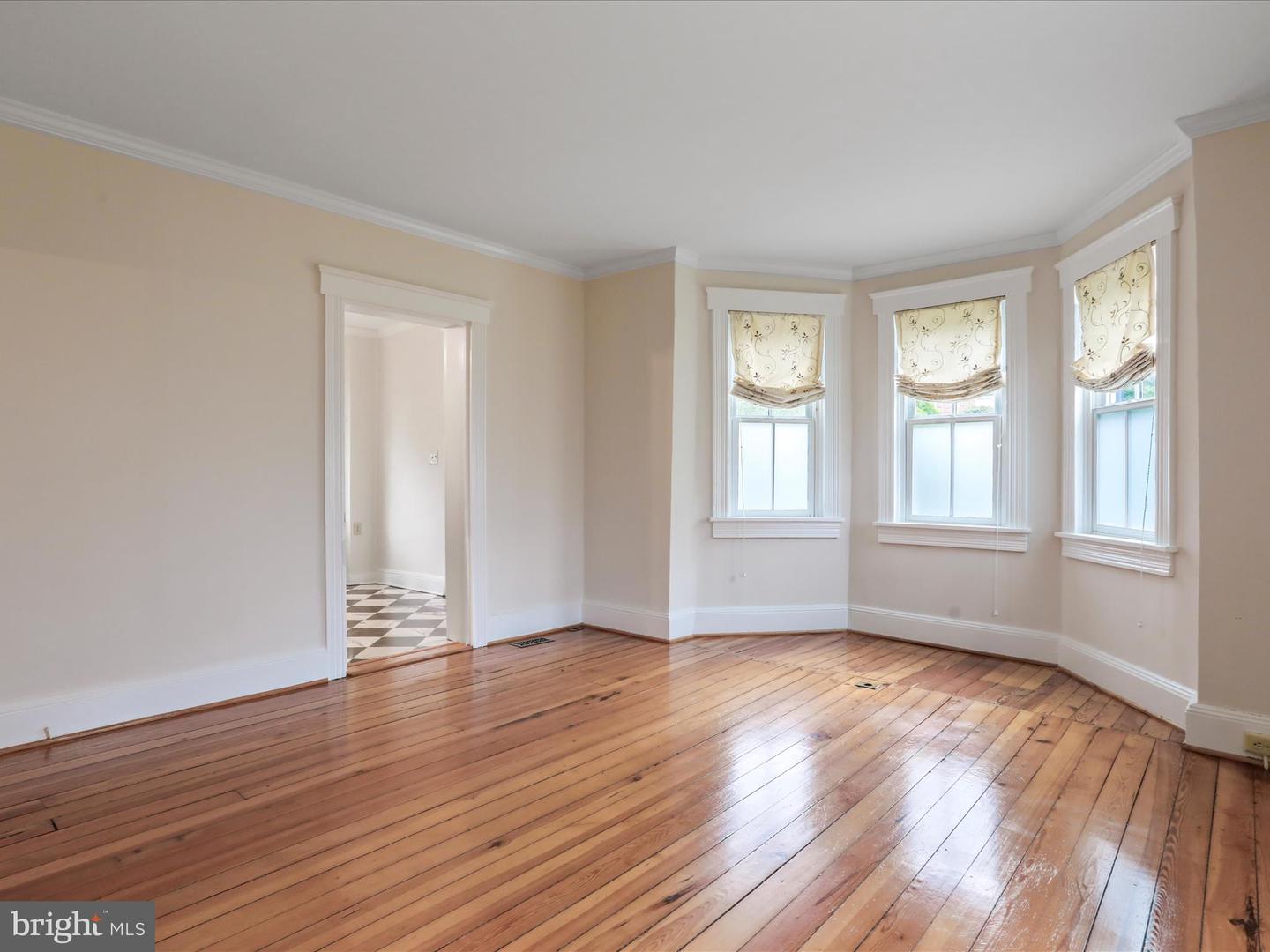 716 S WASHINGTON ST, WINCHESTER, Virginia 22601, 4 Bedrooms Bedrooms, ,3 BathroomsBathrooms,Residential,For sale,716 S WASHINGTON ST,VAWI2007526 MLS # VAWI2007526