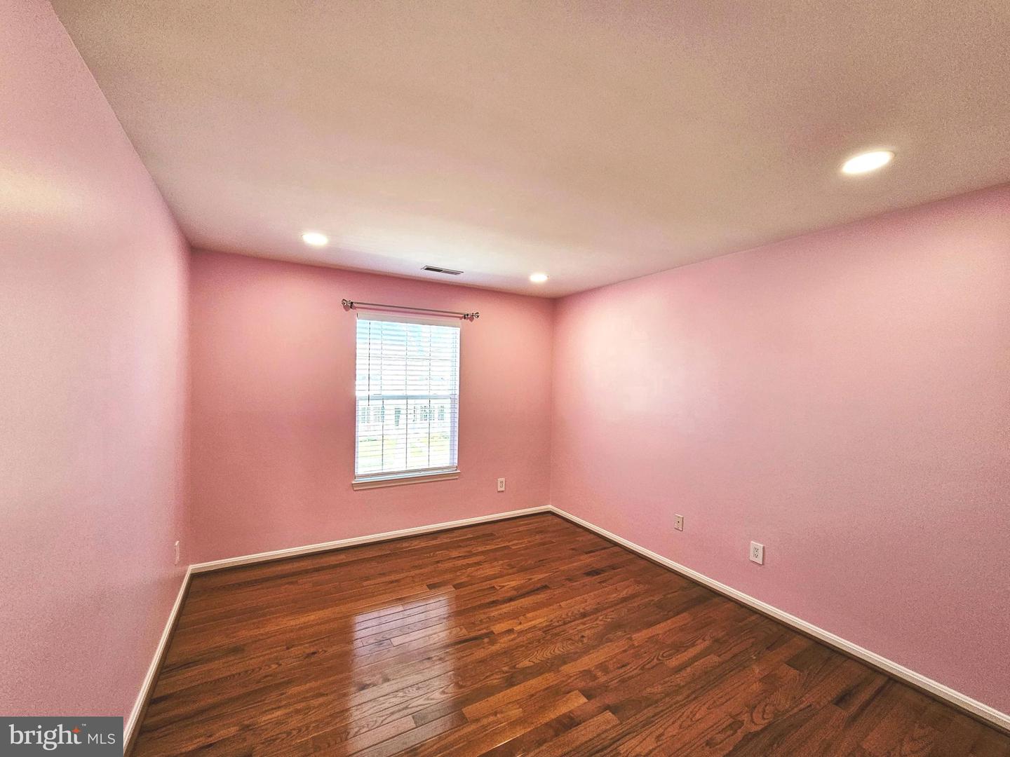 43239 CHASE ST, CHANTILLY, Virginia 20152, 4 Bedrooms Bedrooms, ,3 BathroomsBathrooms,Residential,For sale,43239 CHASE ST,VALO2094064 MLS # VALO2094064