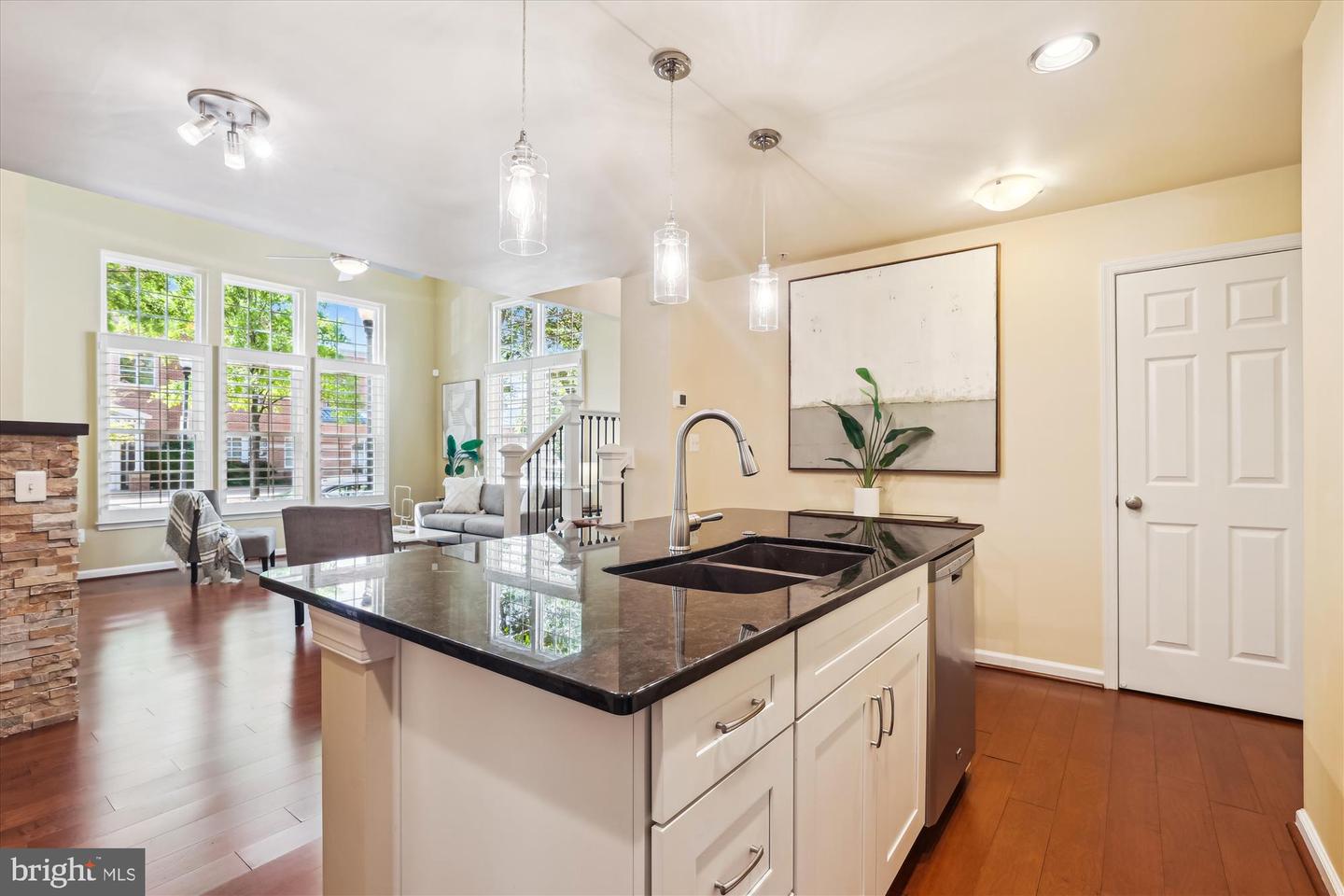 465 CAMERON STATION BLVD, ALEXANDRIA, Virginia 22304, 2 Bedrooms Bedrooms, ,2 BathroomsBathrooms,Residential,For sale,465 CAMERON STATION BLVD,VAAX2044204 MLS # VAAX2044204