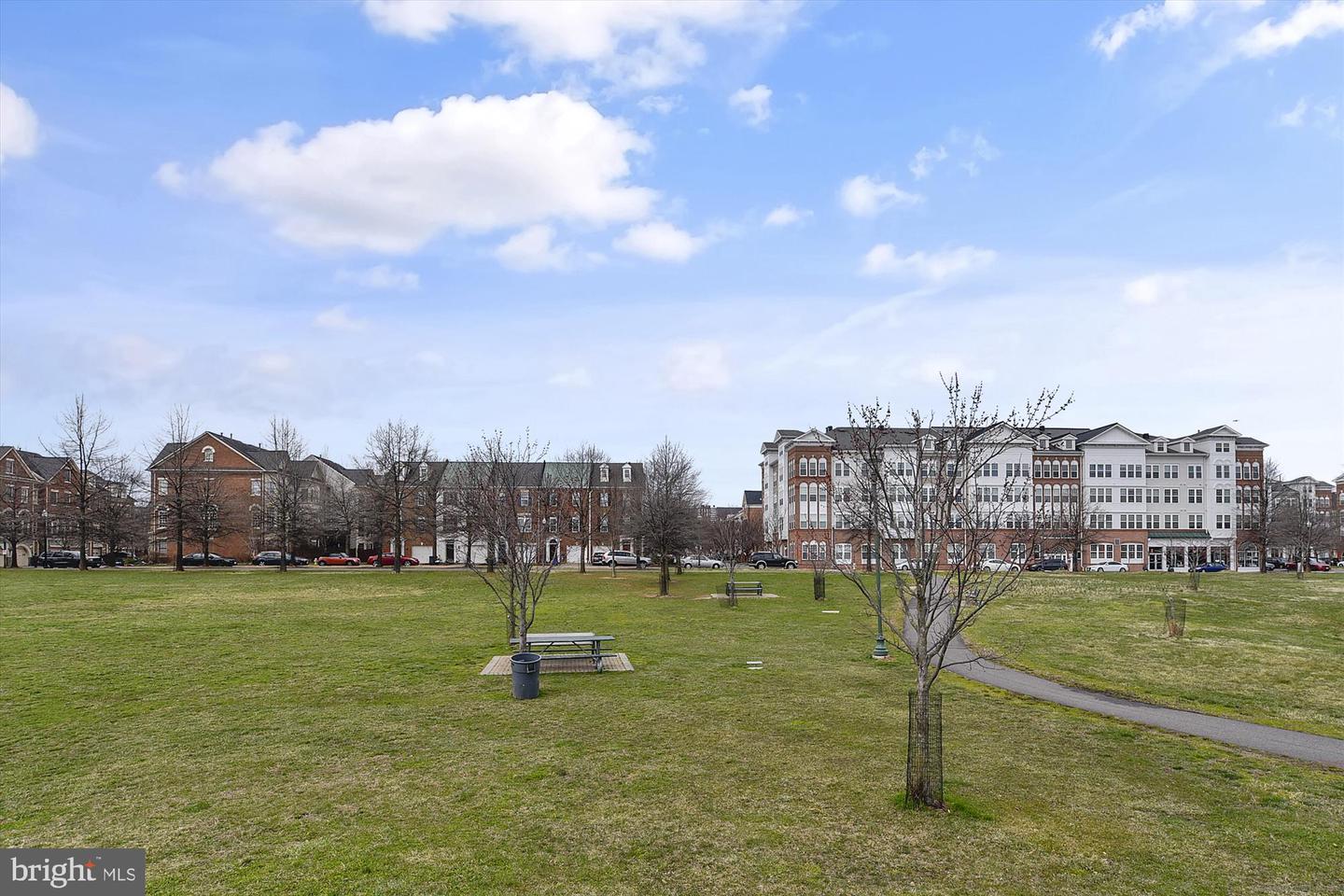 465 CAMERON STATION BLVD, ALEXANDRIA, Virginia 22304, 2 Bedrooms Bedrooms, ,2 BathroomsBathrooms,Residential,For sale,465 CAMERON STATION BLVD,VAAX2044204 MLS # VAAX2044204
