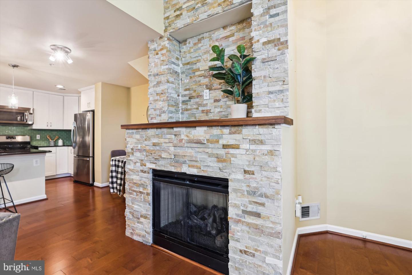 465 CAMERON STATION BLVD, ALEXANDRIA, Virginia 22304, 2 Bedrooms Bedrooms, ,2 BathroomsBathrooms,Residential,For sale,465 CAMERON STATION BLVD,VAAX2044204 MLS # VAAX2044204