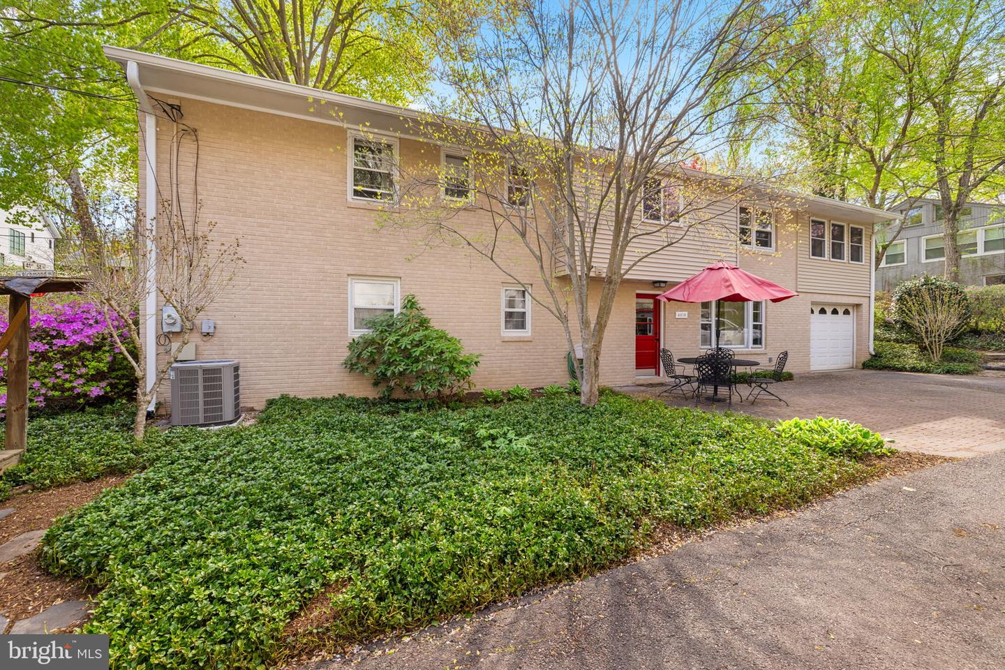 4016 N RICHMOND ST, ARLINGTON, Virginia 22207, 4 Bedrooms Bedrooms, ,3 BathroomsBathrooms,Residential,For sale,4016 N RICHMOND ST,VAAR2056180 MLS # VAAR2056180