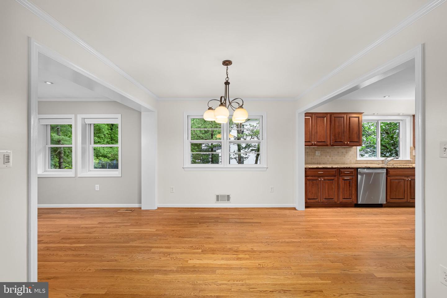 4016 N RICHMOND ST, ARLINGTON, Virginia 22207, 4 Bedrooms Bedrooms, ,3 BathroomsBathrooms,Residential,For sale,4016 N RICHMOND ST,VAAR2056180 MLS # VAAR2056180