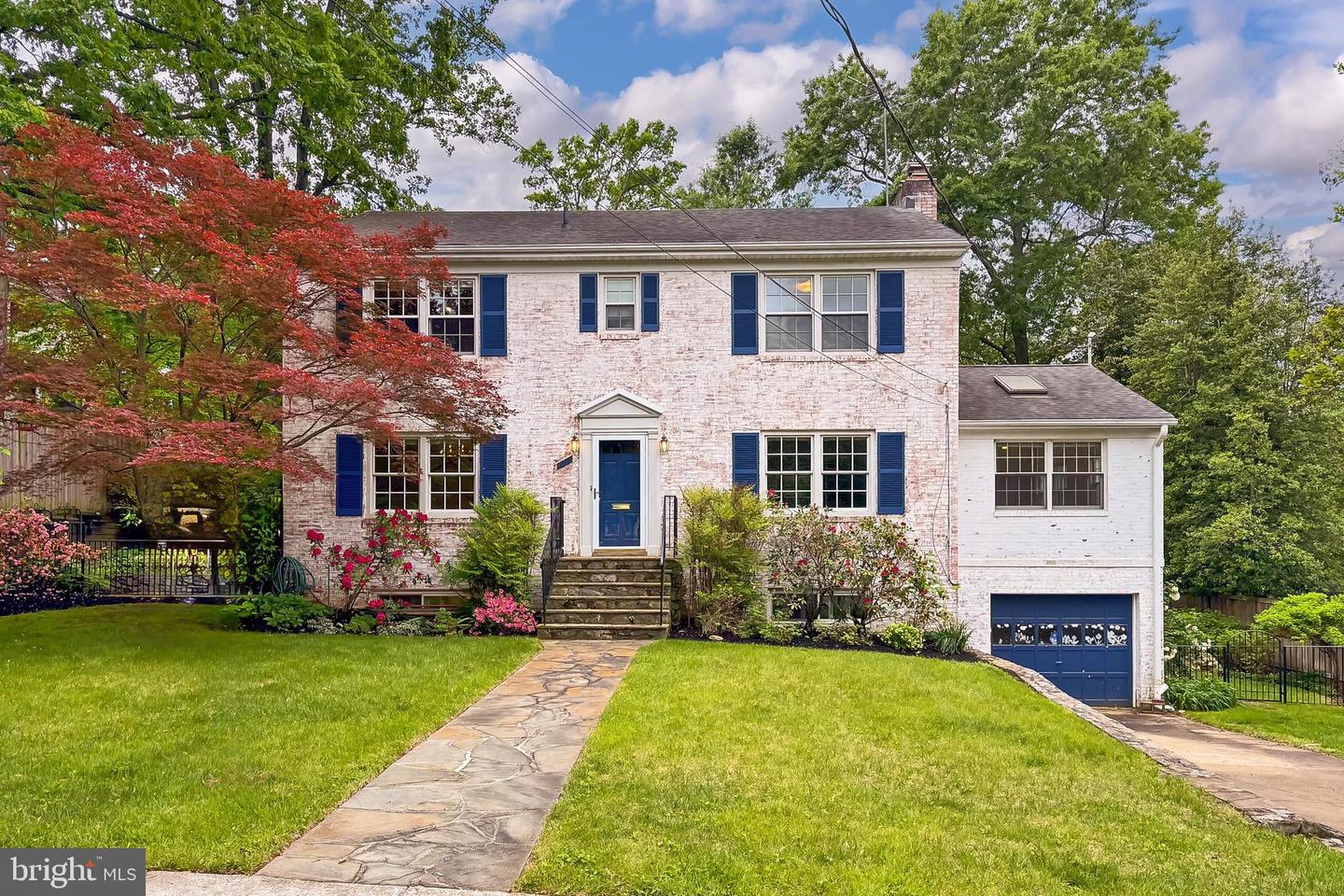4018 N CHESTERBROOK RD, ARLINGTON, Virginia 22207, 4 Bedrooms Bedrooms, ,2 BathroomsBathrooms,Residential,For sale,4018 N CHESTERBROOK RD,VAAR2056222 MLS # VAAR2056222