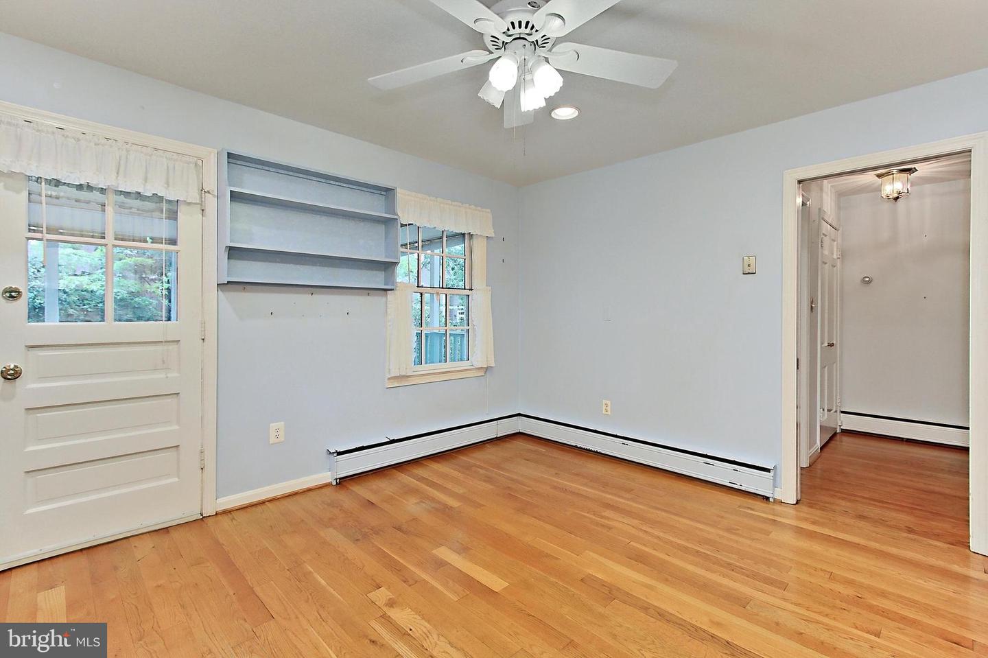 4018 N CHESTERBROOK RD, ARLINGTON, Virginia 22207, 4 Bedrooms Bedrooms, ,2 BathroomsBathrooms,Residential,For sale,4018 N CHESTERBROOK RD,VAAR2056222 MLS # VAAR2056222