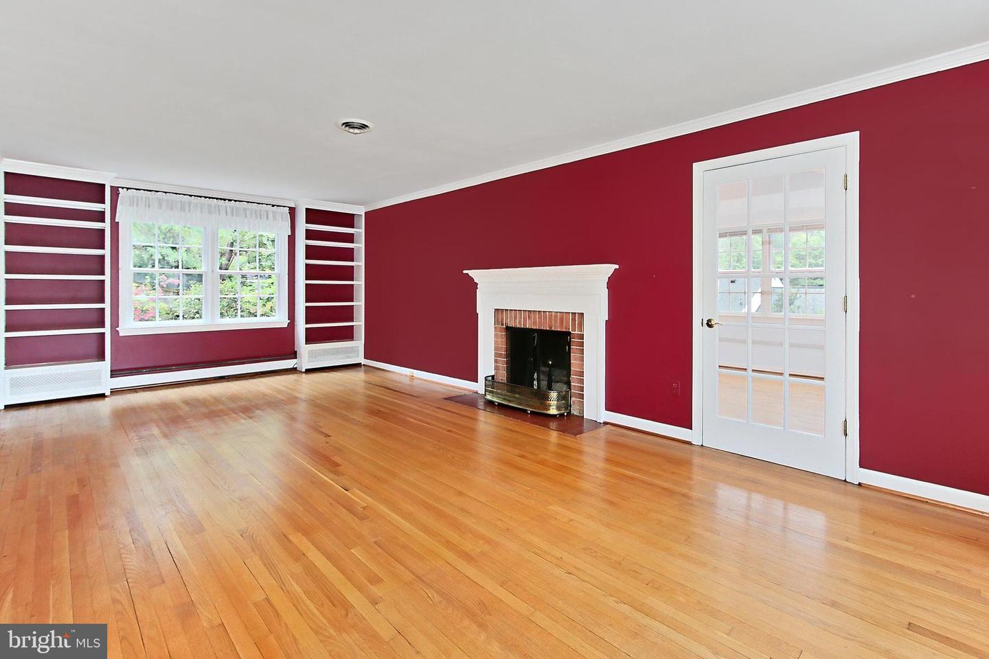 4018 N CHESTERBROOK RD, ARLINGTON, Virginia 22207, 4 Bedrooms Bedrooms, ,2 BathroomsBathrooms,Residential,For sale,4018 N CHESTERBROOK RD,VAAR2056222 MLS # VAAR2056222