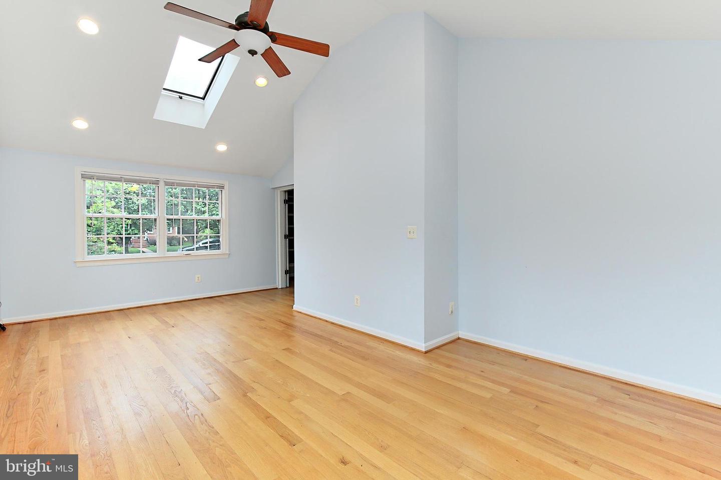 4018 N CHESTERBROOK RD, ARLINGTON, Virginia 22207, 4 Bedrooms Bedrooms, ,2 BathroomsBathrooms,Residential,For sale,4018 N CHESTERBROOK RD,VAAR2056222 MLS # VAAR2056222
