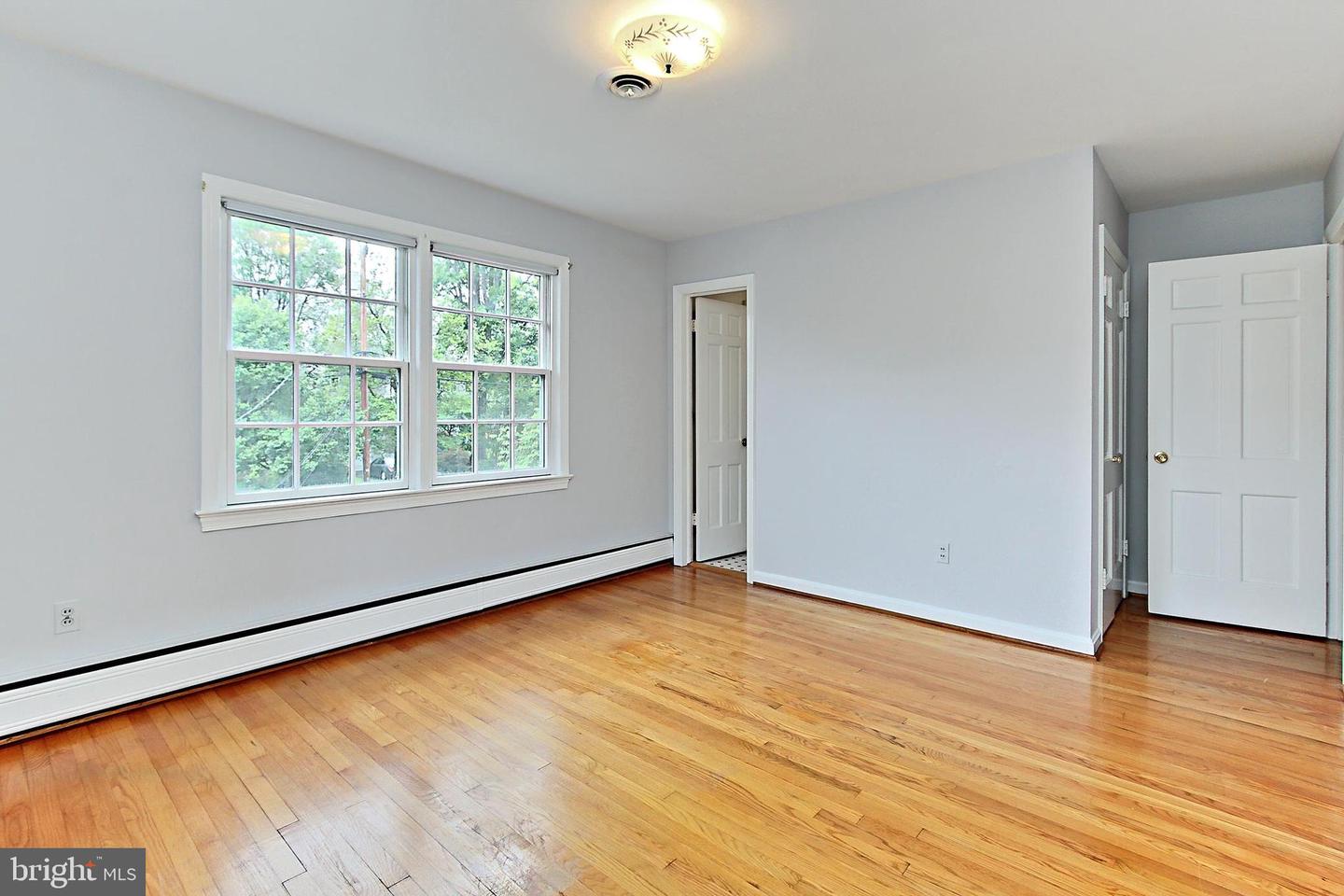 4018 N CHESTERBROOK RD, ARLINGTON, Virginia 22207, 4 Bedrooms Bedrooms, ,2 BathroomsBathrooms,Residential,For sale,4018 N CHESTERBROOK RD,VAAR2056222 MLS # VAAR2056222