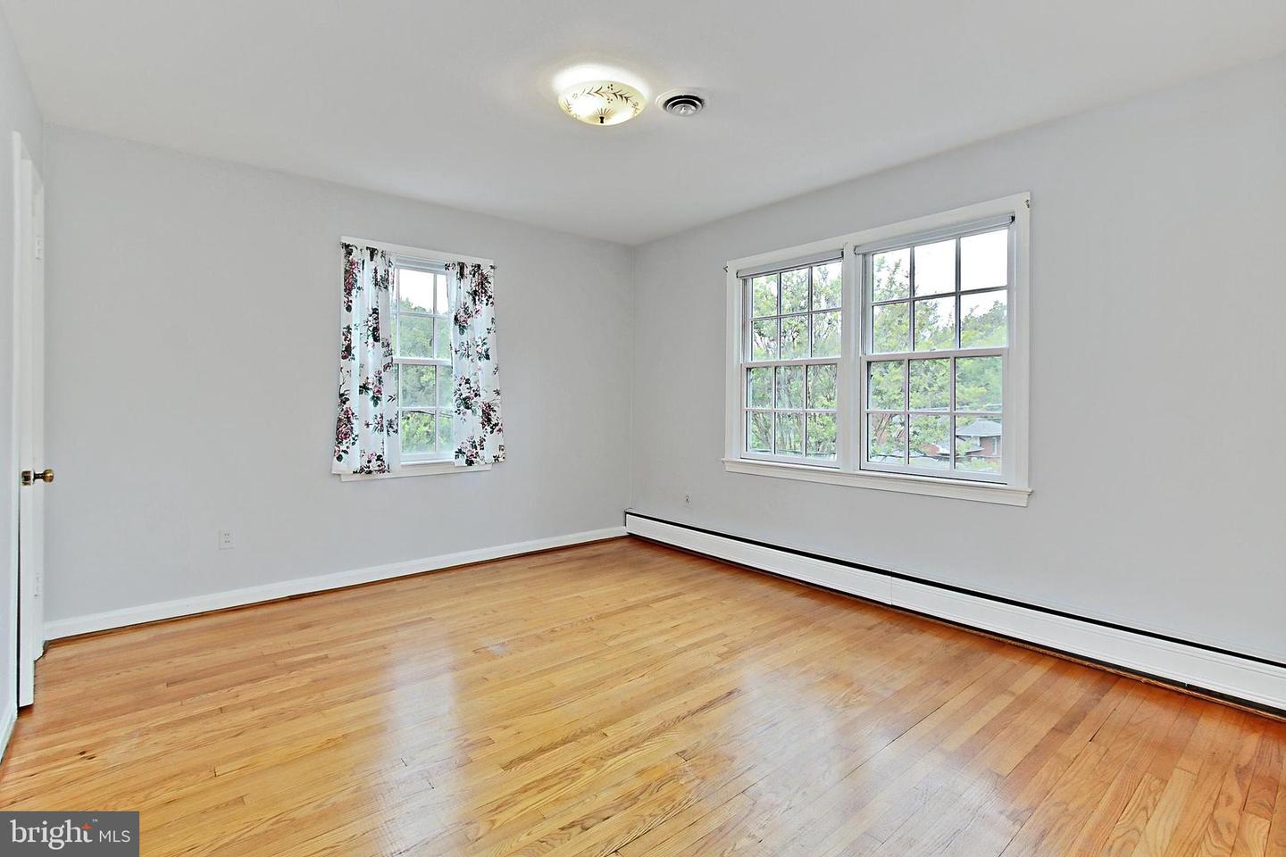 4018 N CHESTERBROOK RD, ARLINGTON, Virginia 22207, 4 Bedrooms Bedrooms, ,2 BathroomsBathrooms,Residential,For sale,4018 N CHESTERBROOK RD,VAAR2056222 MLS # VAAR2056222