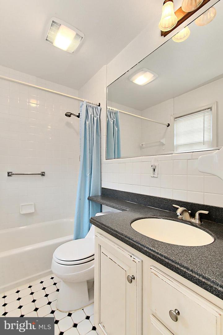 4018 N CHESTERBROOK RD, ARLINGTON, Virginia 22207, 4 Bedrooms Bedrooms, ,2 BathroomsBathrooms,Residential,For sale,4018 N CHESTERBROOK RD,VAAR2056222 MLS # VAAR2056222