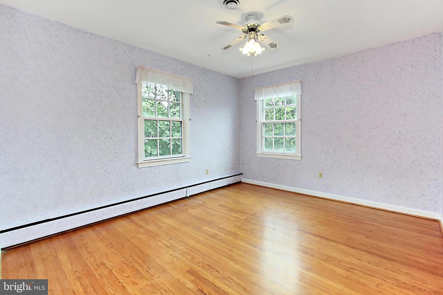 4018 N CHESTERBROOK RD, ARLINGTON, Virginia 22207, 4 Bedrooms Bedrooms, ,2 BathroomsBathrooms,Residential,For sale,4018 N CHESTERBROOK RD,VAAR2056222 MLS # VAAR2056222