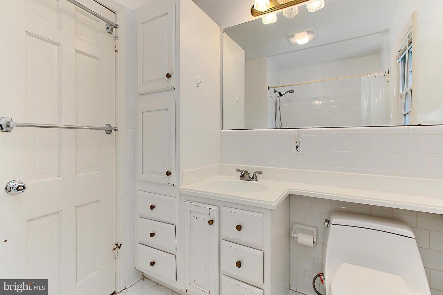 4018 N CHESTERBROOK RD, ARLINGTON, Virginia 22207, 4 Bedrooms Bedrooms, ,2 BathroomsBathrooms,Residential,For sale,4018 N CHESTERBROOK RD,VAAR2056222 MLS # VAAR2056222