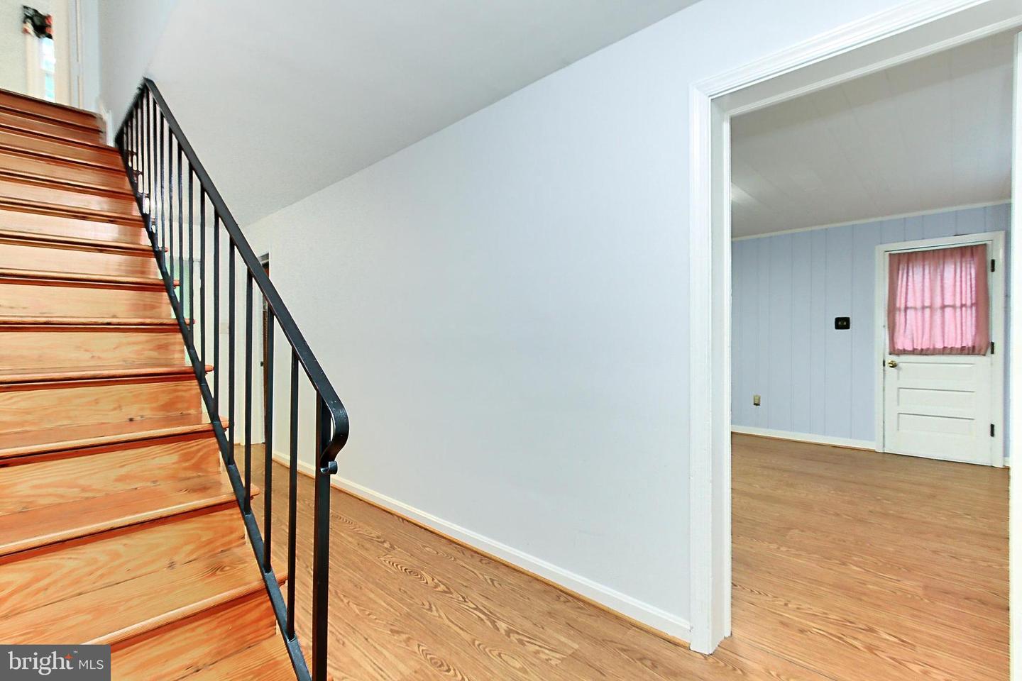 4018 N CHESTERBROOK RD, ARLINGTON, Virginia 22207, 4 Bedrooms Bedrooms, ,2 BathroomsBathrooms,Residential,For sale,4018 N CHESTERBROOK RD,VAAR2056222 MLS # VAAR2056222