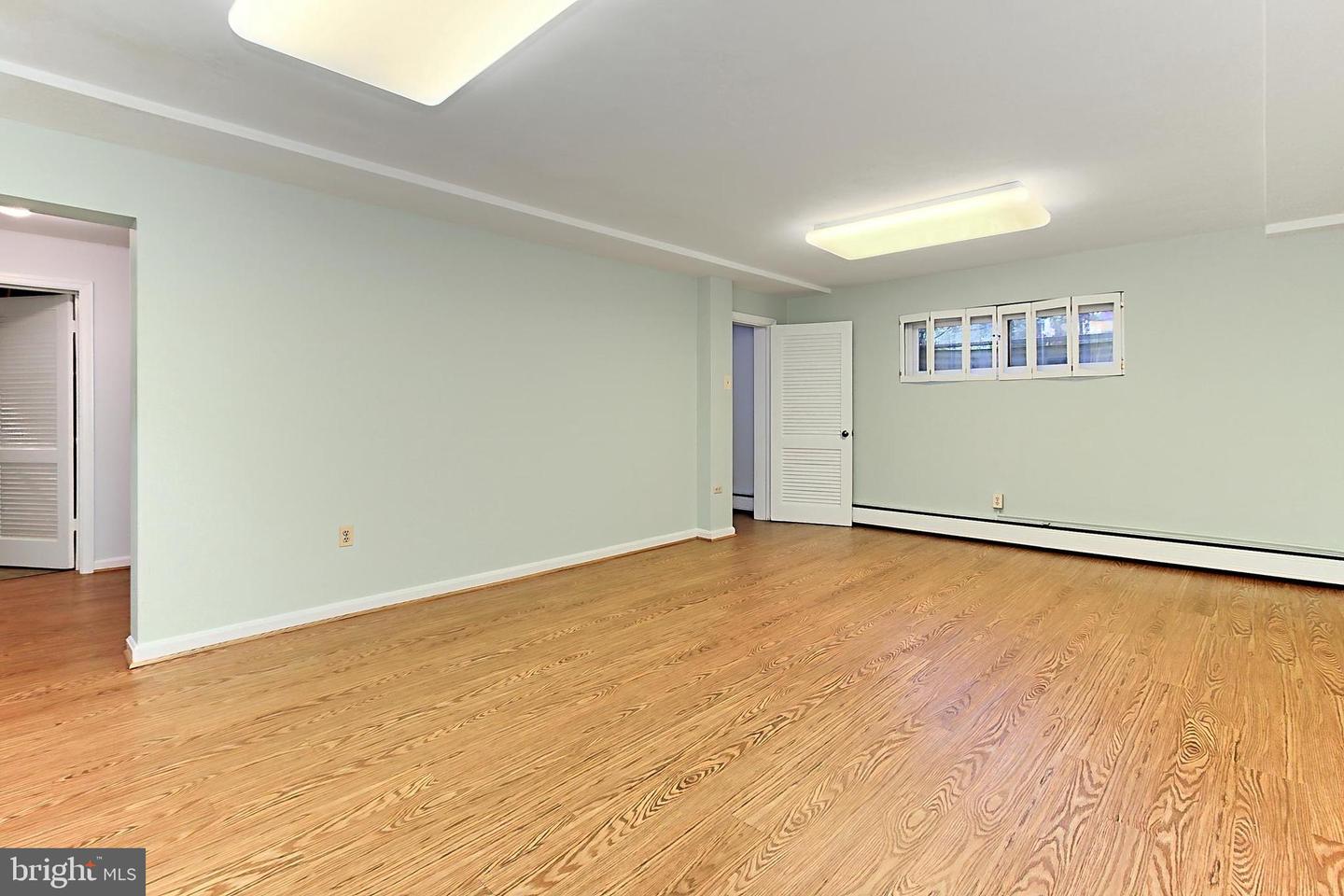 4018 N CHESTERBROOK RD, ARLINGTON, Virginia 22207, 4 Bedrooms Bedrooms, ,2 BathroomsBathrooms,Residential,For sale,4018 N CHESTERBROOK RD,VAAR2056222 MLS # VAAR2056222