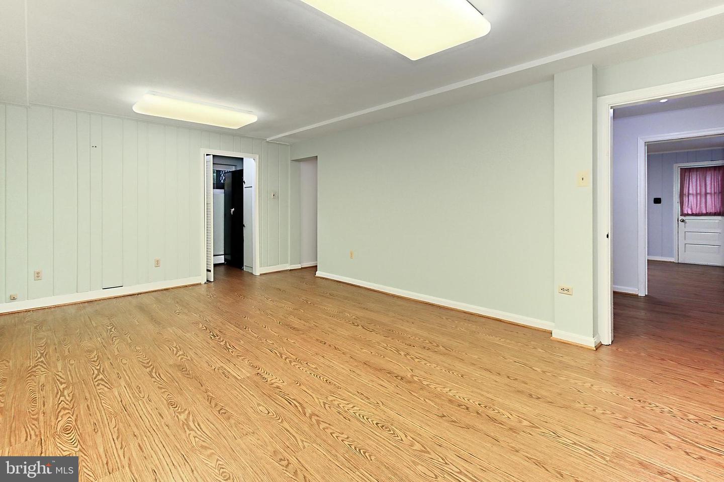4018 N CHESTERBROOK RD, ARLINGTON, Virginia 22207, 4 Bedrooms Bedrooms, ,2 BathroomsBathrooms,Residential,For sale,4018 N CHESTERBROOK RD,VAAR2056222 MLS # VAAR2056222