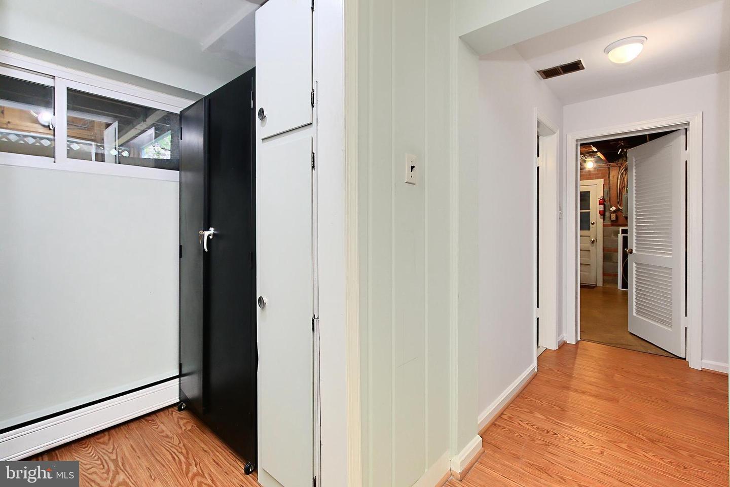 4018 N CHESTERBROOK RD, ARLINGTON, Virginia 22207, 4 Bedrooms Bedrooms, ,2 BathroomsBathrooms,Residential,For sale,4018 N CHESTERBROOK RD,VAAR2056222 MLS # VAAR2056222
