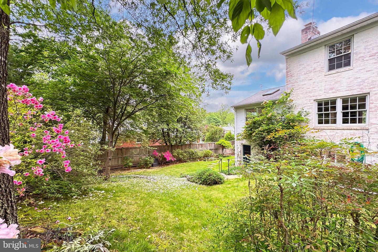 4018 N CHESTERBROOK RD, ARLINGTON, Virginia 22207, 4 Bedrooms Bedrooms, ,2 BathroomsBathrooms,Residential,For sale,4018 N CHESTERBROOK RD,VAAR2056222 MLS # VAAR2056222