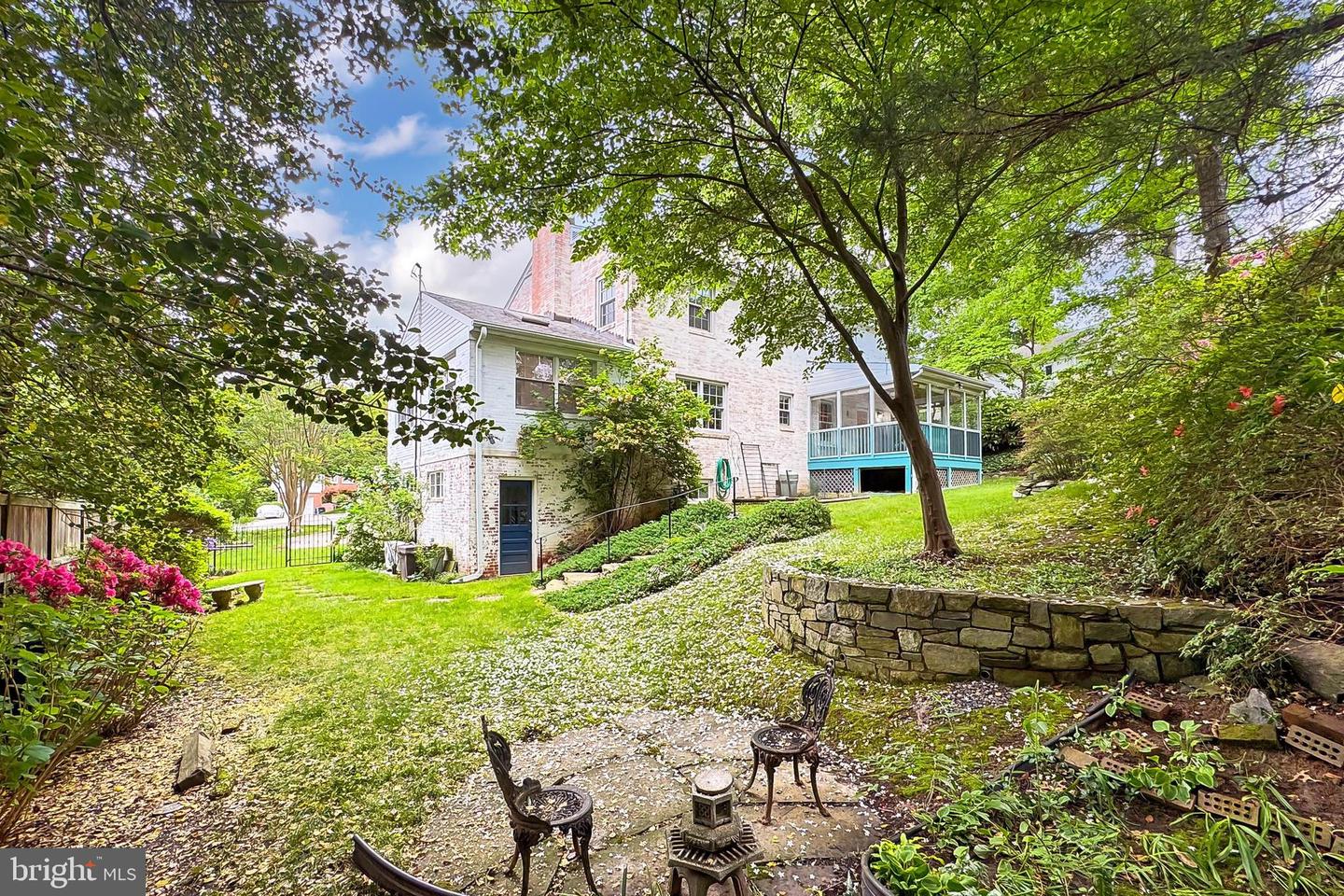 4018 N CHESTERBROOK RD, ARLINGTON, Virginia 22207, 4 Bedrooms Bedrooms, ,2 BathroomsBathrooms,Residential,For sale,4018 N CHESTERBROOK RD,VAAR2056222 MLS # VAAR2056222