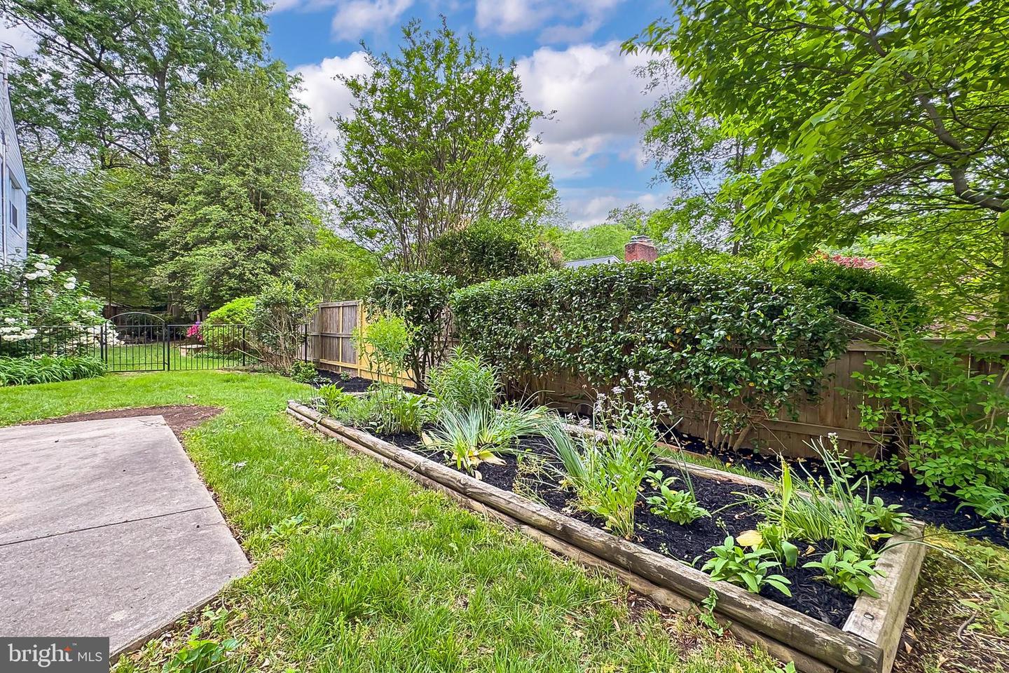 4018 N CHESTERBROOK RD, ARLINGTON, Virginia 22207, 4 Bedrooms Bedrooms, ,2 BathroomsBathrooms,Residential,For sale,4018 N CHESTERBROOK RD,VAAR2056222 MLS # VAAR2056222
