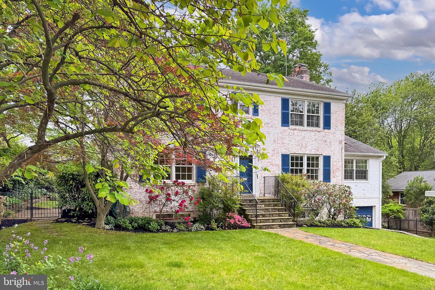 4018 N CHESTERBROOK RD, ARLINGTON, Virginia 22207, 4 Bedrooms Bedrooms, ,2 BathroomsBathrooms,Residential,For sale,4018 N CHESTERBROOK RD,VAAR2056222 MLS # VAAR2056222