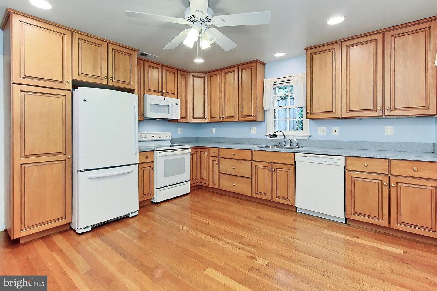 4018 N CHESTERBROOK RD, ARLINGTON, Virginia 22207, 4 Bedrooms Bedrooms, ,2 BathroomsBathrooms,Residential,For sale,4018 N CHESTERBROOK RD,VAAR2056222 MLS # VAAR2056222