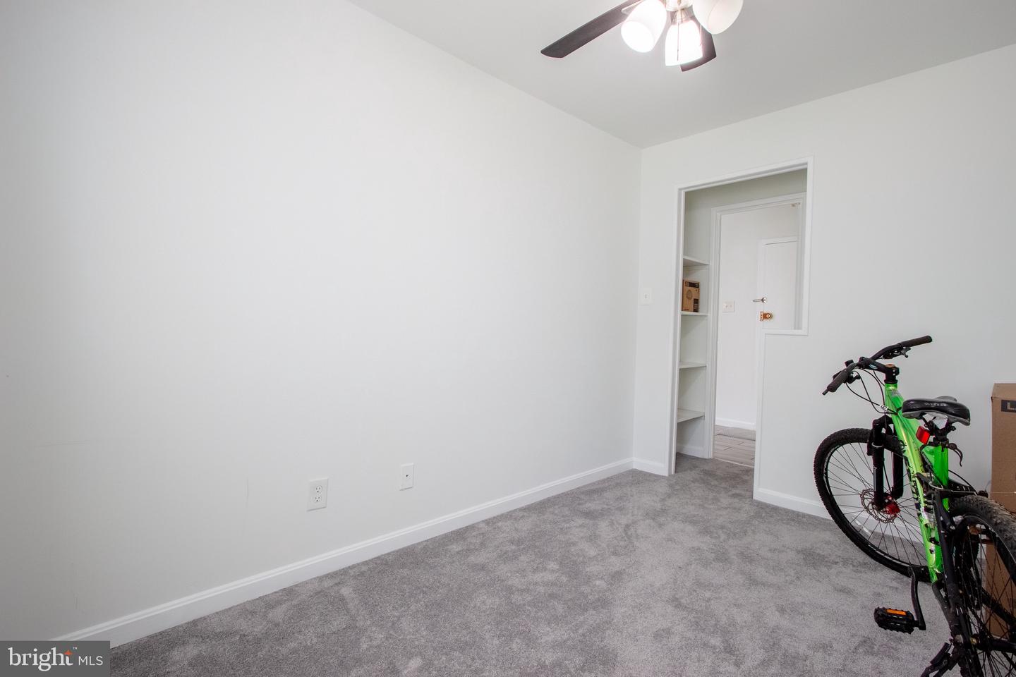2905 CHARING CROSS RD #4, FALLS CHURCH, Virginia 22042, 3 Bedrooms Bedrooms, ,1 BathroomBathrooms,Residential,For sale,2905 CHARING CROSS RD #4,VAFX2235424 MLS # VAFX2235424