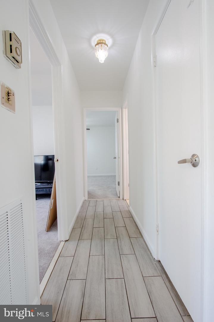 2905 CHARING CROSS RD #4, FALLS CHURCH, Virginia 22042, 3 Bedrooms Bedrooms, ,1 BathroomBathrooms,Residential,For sale,2905 CHARING CROSS RD #4,VAFX2235424 MLS # VAFX2235424