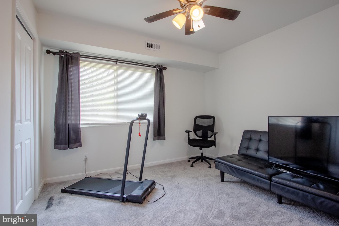 2905 CHARING CROSS RD #4, FALLS CHURCH, Virginia 22042, 3 Bedrooms Bedrooms, ,1 BathroomBathrooms,Residential,For sale,2905 CHARING CROSS RD #4,VAFX2235424 MLS # VAFX2235424