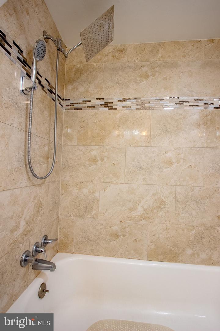 2905 CHARING CROSS RD #4, FALLS CHURCH, Virginia 22042, 3 Bedrooms Bedrooms, ,1 BathroomBathrooms,Residential,For sale,2905 CHARING CROSS RD #4,VAFX2235424 MLS # VAFX2235424