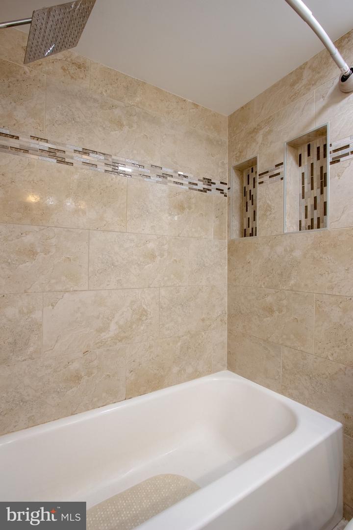 2905 CHARING CROSS RD #4, FALLS CHURCH, Virginia 22042, 3 Bedrooms Bedrooms, ,1 BathroomBathrooms,Residential,For sale,2905 CHARING CROSS RD #4,VAFX2235424 MLS # VAFX2235424