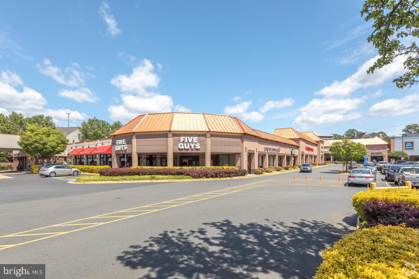 2905 CHARING CROSS RD #4, FALLS CHURCH, Virginia 22042, 3 Bedrooms Bedrooms, ,1 BathroomBathrooms,Residential,For sale,2905 CHARING CROSS RD #4,VAFX2235424 MLS # VAFX2235424