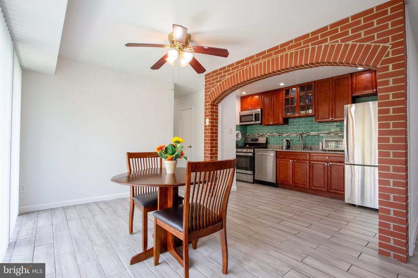 2905 CHARING CROSS RD #4, FALLS CHURCH, Virginia 22042, 3 Bedrooms Bedrooms, ,1 BathroomBathrooms,Residential,For sale,2905 CHARING CROSS RD #4,VAFX2235424 MLS # VAFX2235424