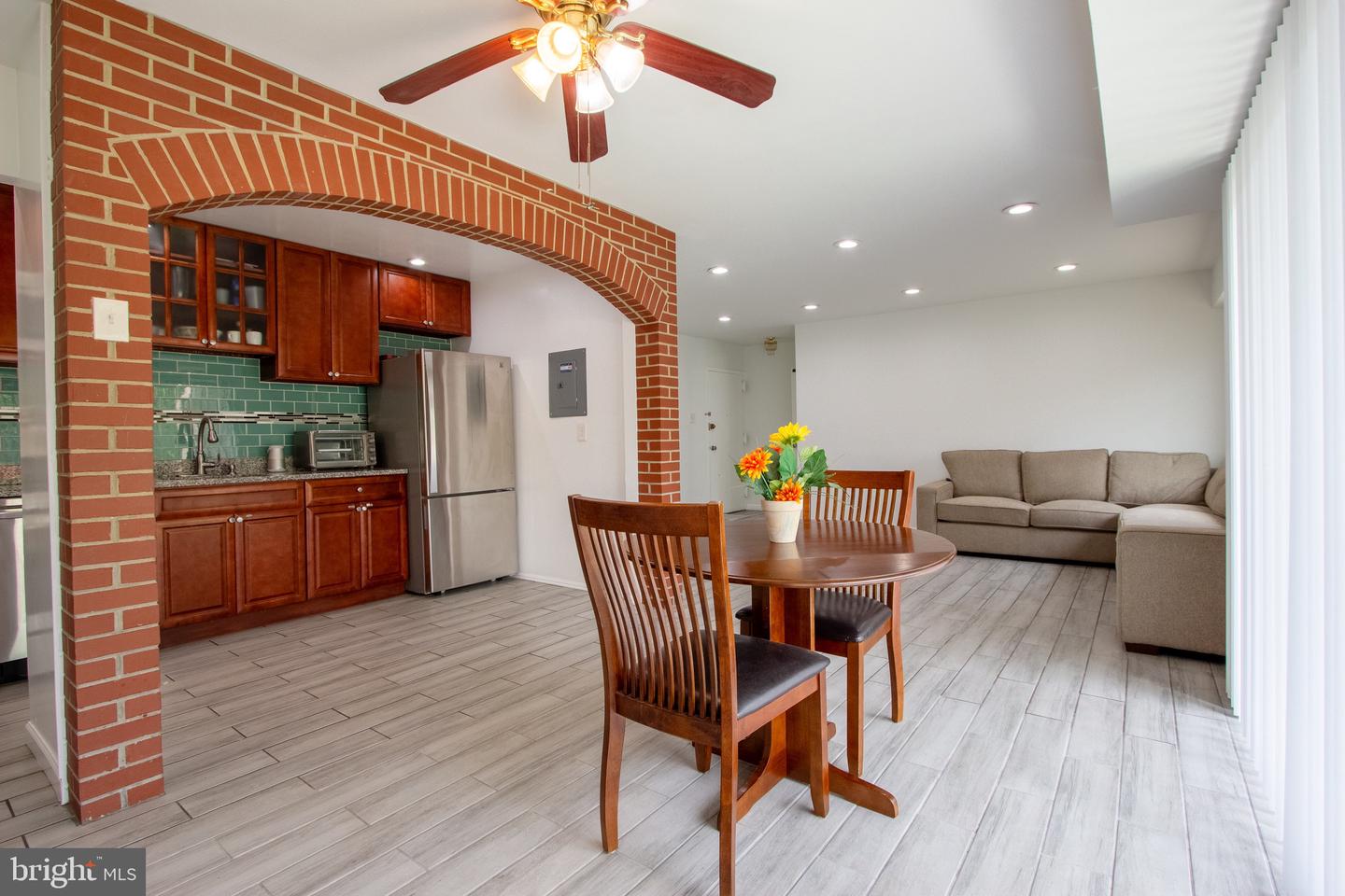 2905 CHARING CROSS RD #4, FALLS CHURCH, Virginia 22042, 3 Bedrooms Bedrooms, ,1 BathroomBathrooms,Residential,For sale,2905 CHARING CROSS RD #4,VAFX2235424 MLS # VAFX2235424