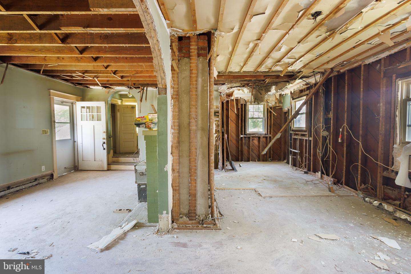 1715 S KENT ST, ARLINGTON, Virginia 22202, 2 Bedrooms Bedrooms, ,1 BathroomBathrooms,Residential,For sale,1715 S KENT ST,VAAR2056328 MLS # VAAR2056328