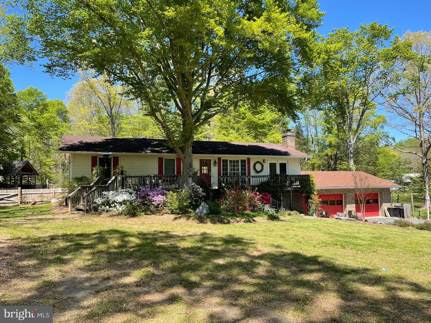 41 WOOD LANDING RD, FREDERICKSBURG, Virginia 22405, 2 Bedrooms Bedrooms, 12 Rooms Rooms,2 BathroomsBathrooms,Residential,For sale,41 WOOD LANDING RD,VAST2037998 MLS # VAST2037998