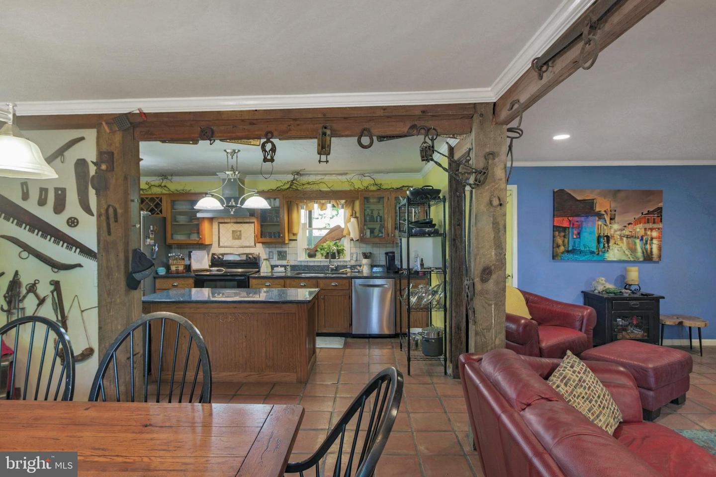 41 WOOD LANDING RD, FREDERICKSBURG, Virginia 22405, 4 Bedrooms Bedrooms, 12 Rooms Rooms,2 BathroomsBathrooms,Residential,For sale,41 WOOD LANDING RD,VAST2037998 MLS # VAST2037998