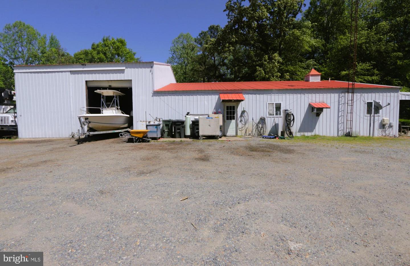 41 WOOD LANDING RD, FREDERICKSBURG, Virginia 22405, 2 Bedrooms Bedrooms, 12 Rooms Rooms,2 BathroomsBathrooms,Residential,For sale,41 WOOD LANDING RD,VAST2037998 MLS # VAST2037998