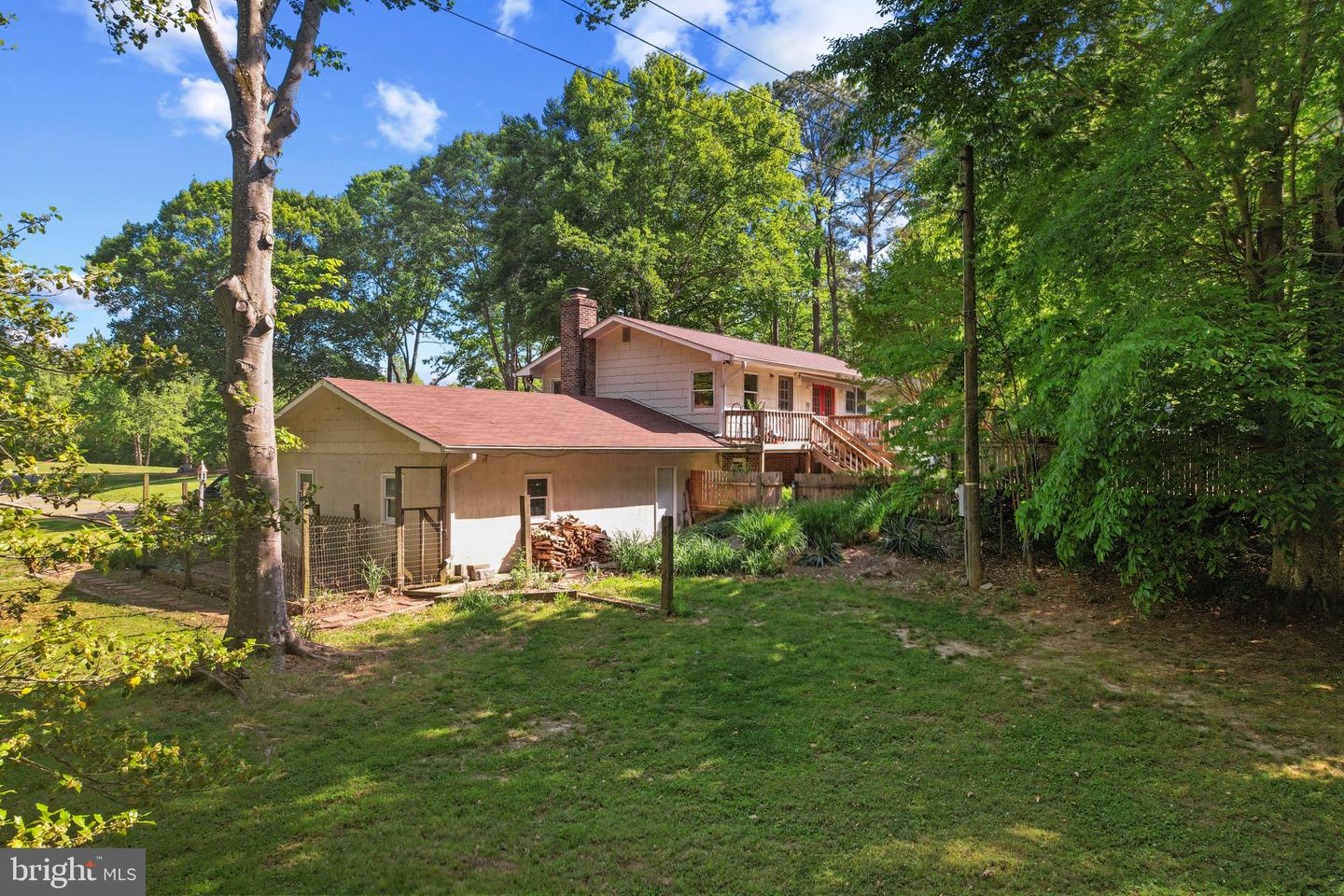 41 WOOD LANDING RD, FREDERICKSBURG, Virginia 22405, 4 Bedrooms Bedrooms, 12 Rooms Rooms,2 BathroomsBathrooms,Residential,For sale,41 WOOD LANDING RD,VAST2037998 MLS # VAST2037998